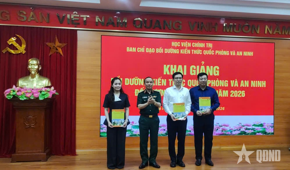Khai giảng Lớp bồi dưỡng kiến thức quốc phòng và an ninh đối tượng 2, khóa 140